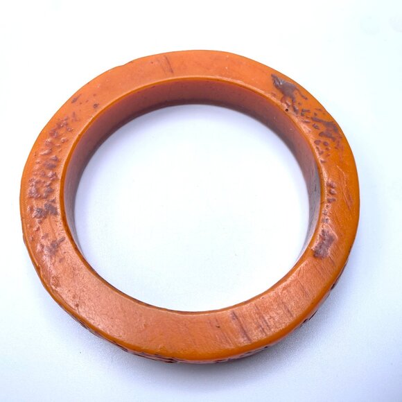Vintage Orange Crush Bangle Pairing — Carved Resin & Smooth Lucite Bangles - Picture 10 of 12